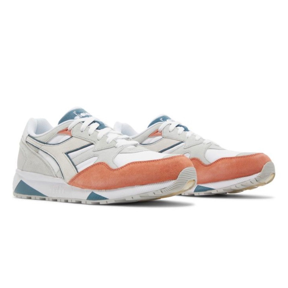 Diadora N9002
Men's